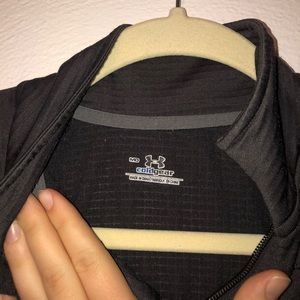 Barely worn under armour zip up